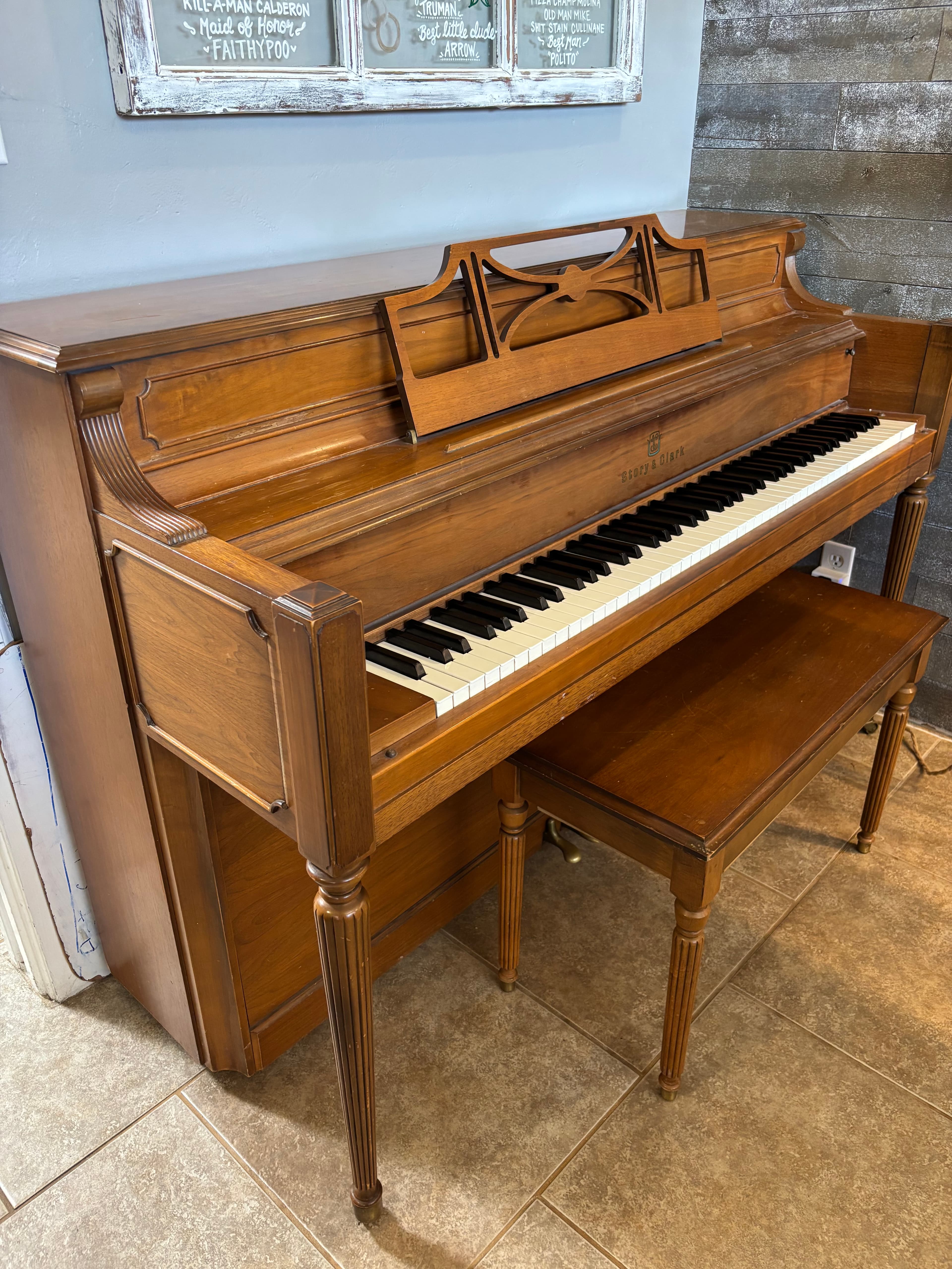 Piano № 003 — Story & Clarke donated by the Gassaway Family